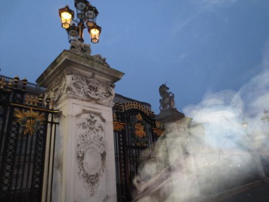 7)    Il fantasma del palazzo