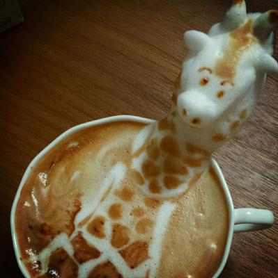 Giraffa al bagno