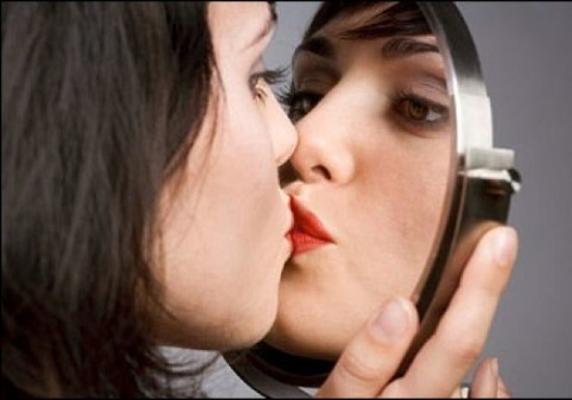  È invidioso e gode nel suscitare invidia