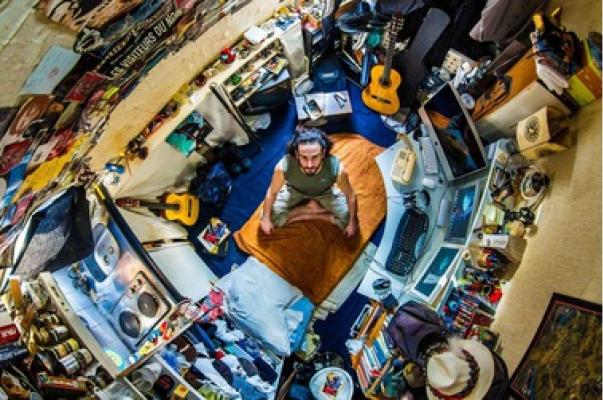 Joseph, 30 anni, artista a Parigi, Francia