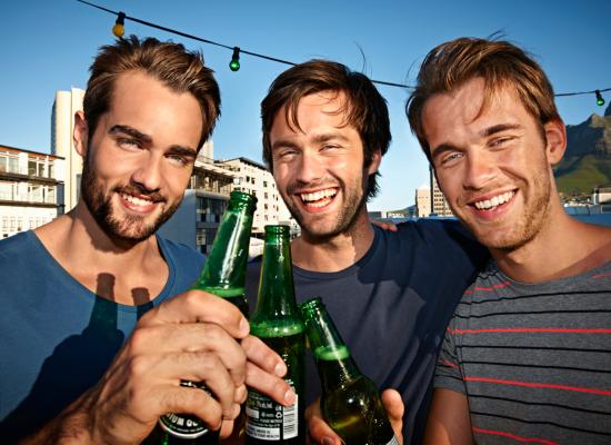 2. Se l'uomo preferisce una bionda, non vi tradisce