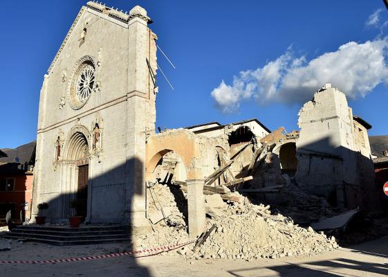 9. Perché in Italia ci sono molti terremoti? 