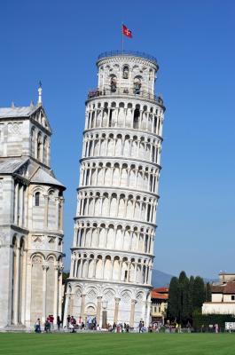 7. Dove si trova la Torre di Pisa? 