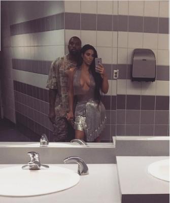 Selfie con il marito Kanye West