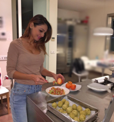 6. La bella in cucina