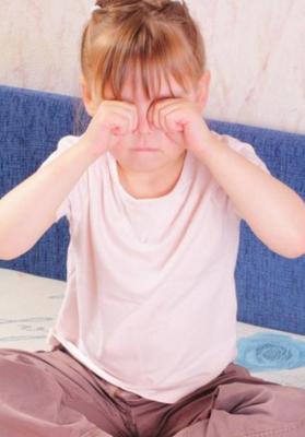 7. Strofinarsi gli occhi
