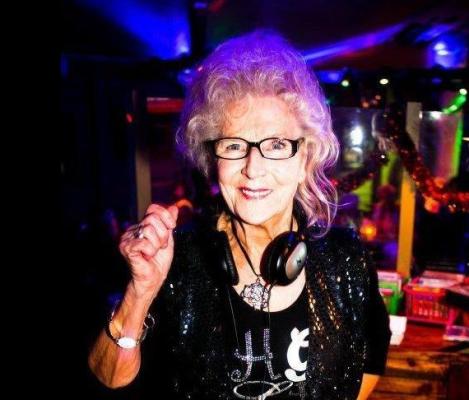 7. La dj d'altri tempi
