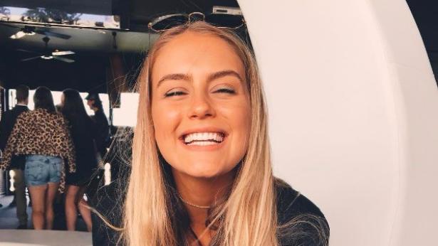 Il sorriso è una delle armi fondamentali di Stephanie