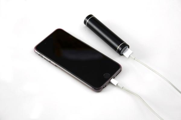 2. Bisogna attendere che la batteria si scarichi del tutto prima di ricaricarla di nuovo