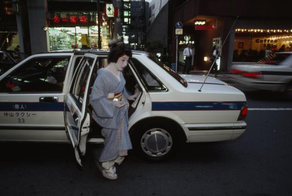 3. Taxi con porte automatiche