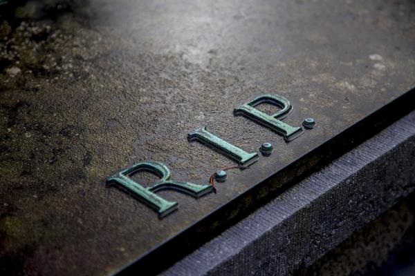 4. Ci sono circa 30 milioni di profili di utenti morti 