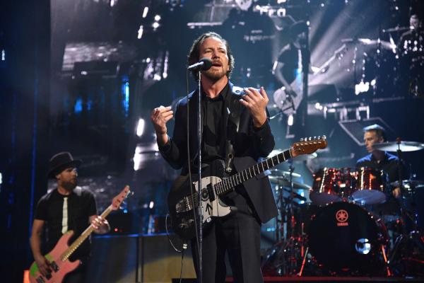 2) Pearl Jam