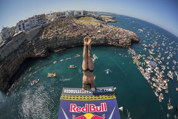 Cliff Diving: un tuffo nel blu