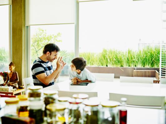 4. Intrattenere conversazioni tra uomini
