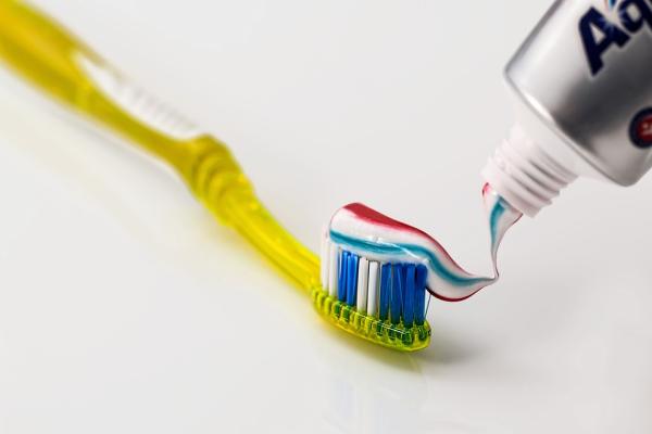 3. Il dentifricio per denti più bianchi