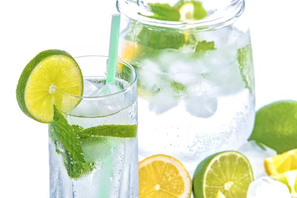 6. Bevete bibite ghiacciate o rinfrescatevi con un panno bagnato