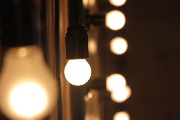 9. Passate alle lampadine a basso consumo 