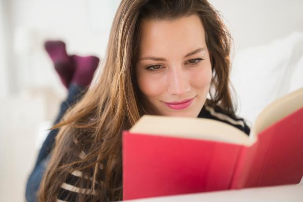 10. Leggi un libro che ti apra la mente