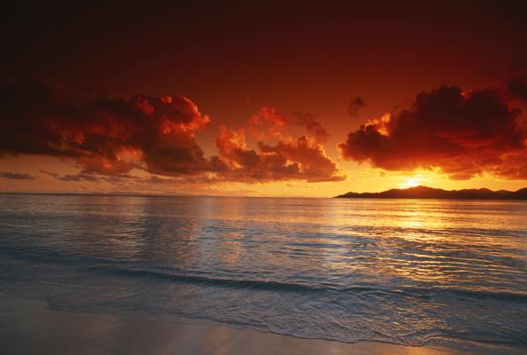 8. Rimanete in spiaggia fino al tramonto 