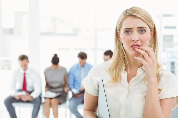 7. “Controllate gli account social?” 
