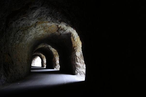 8. Il tunnel 