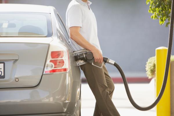 12. Fare benzina 