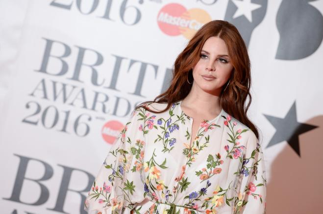 Lana Del Rey balla sulle note di 