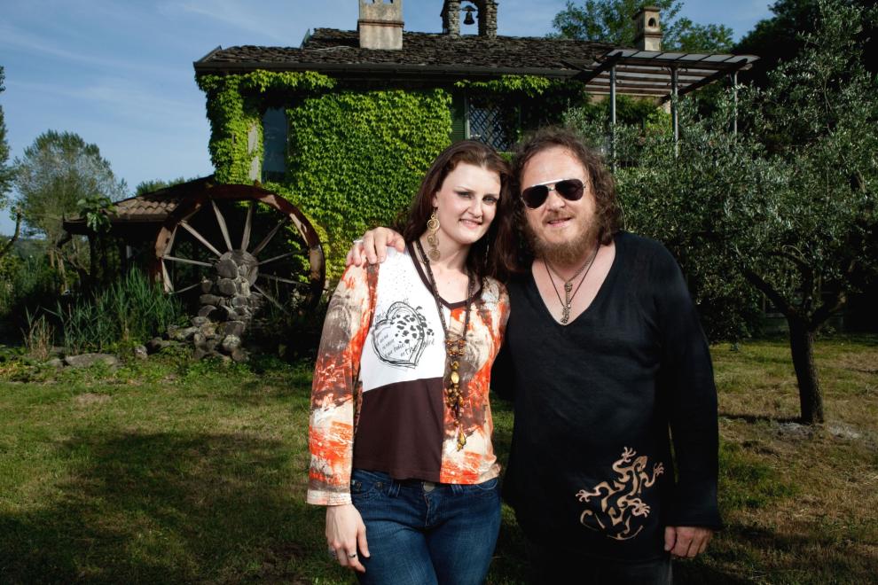 Zucchero Fornaciari guarda le foto Foto 1 di 24 Radio 105 Zucchero Fornaciari guarda le foto Foto 1 di 24 Radio 105