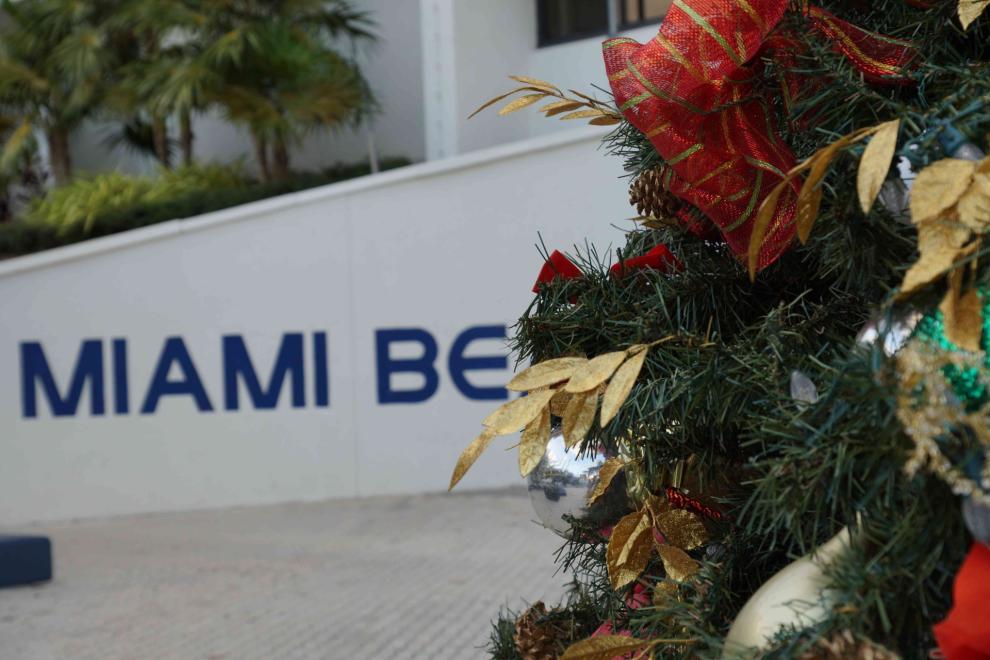 Miami è.. Natale in anticipo, con il Black Friday Foto 1 di 31 Radio 105 Miami è.. Natale in anticipo, con il Black Friday Foto 1 di 31 Radio 105