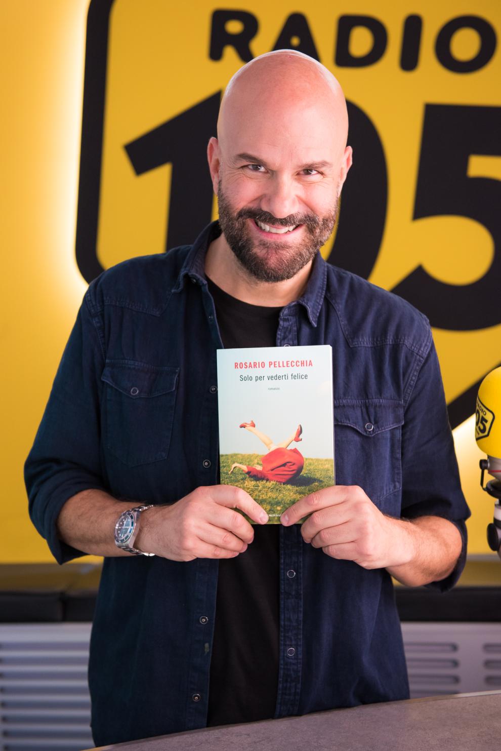 Rosario Pellecchia a 105 Mi Casa le foto dell'intervista Foto 1 di